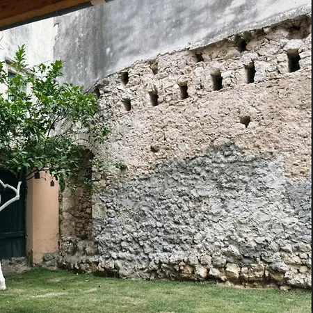Luxurious Villa Skriperon